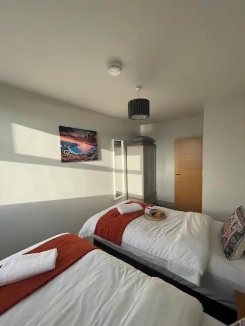 Spectacular 2 Bedroom Balcony Sea View Flat Scarborough Eksteriør billede