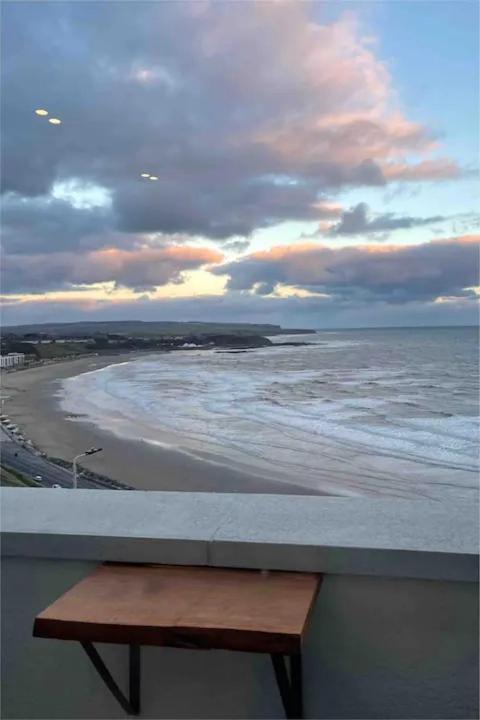 Spectacular 2 Bedroom Balcony Sea View Flat Scarborough Eksteriør billede