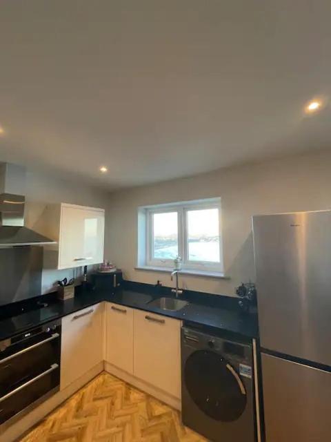 Spectacular 2 Bedroom Balcony Sea View Flat Scarborough Eksteriør billede