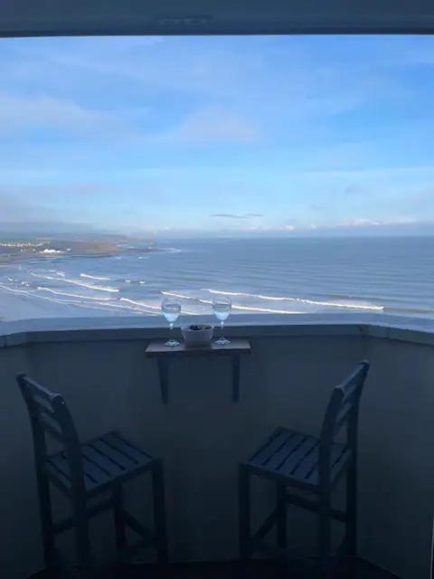 Spectacular 2 Bedroom Balcony Sea View Flat Scarborough Eksteriør billede
