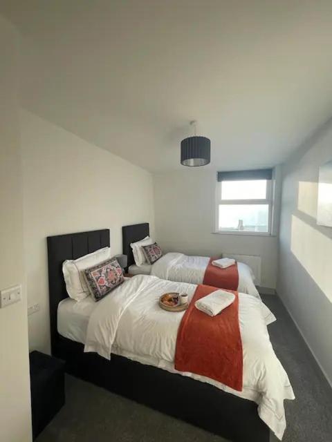 Spectacular 2 Bedroom Balcony Sea View Flat Scarborough Eksteriør billede